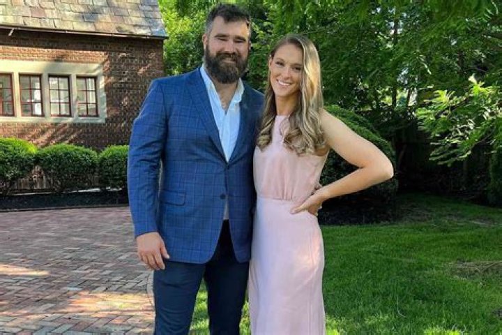 Exploring the Life of Claudia Gadelha's Wife